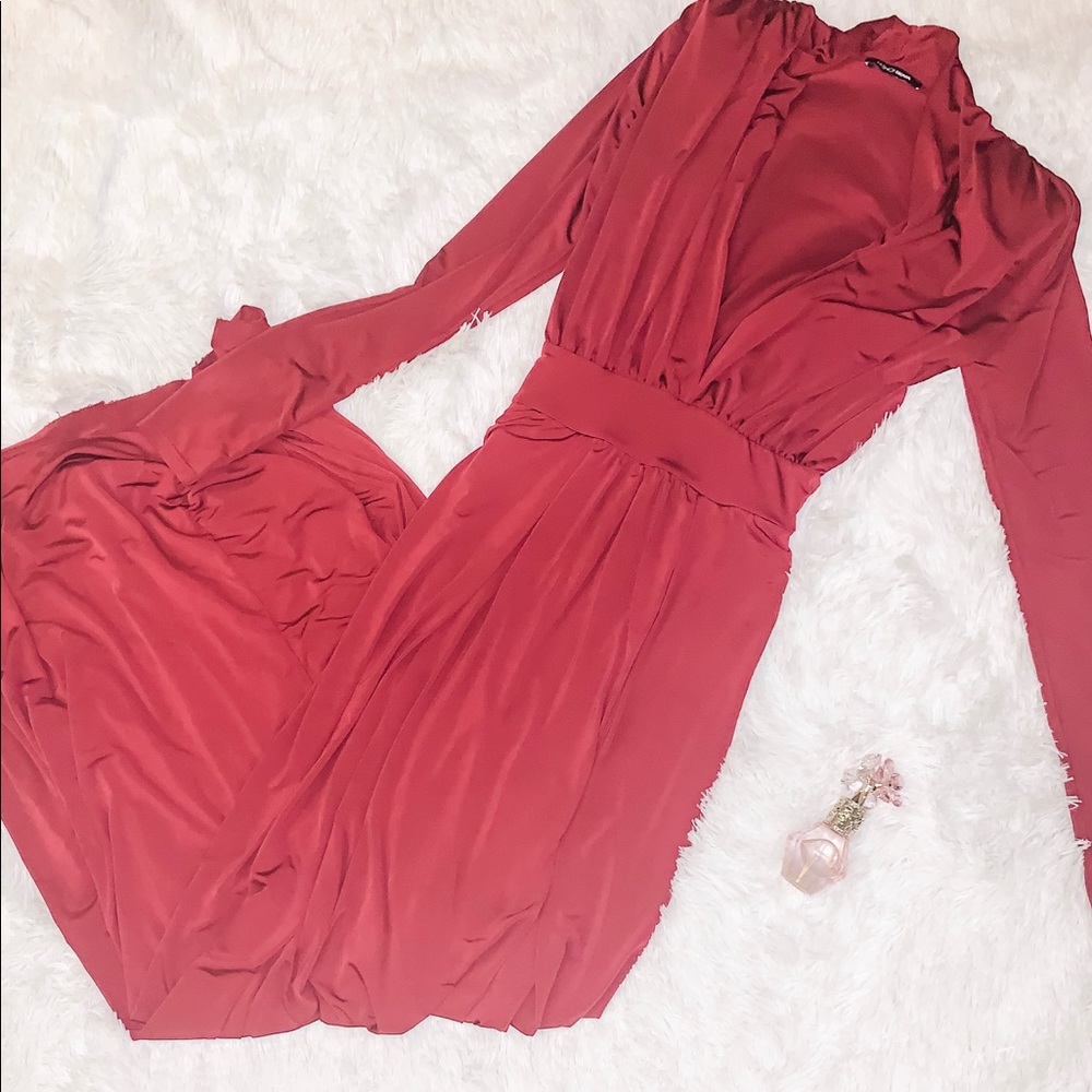 Like new - fashion nova long burgundy xs